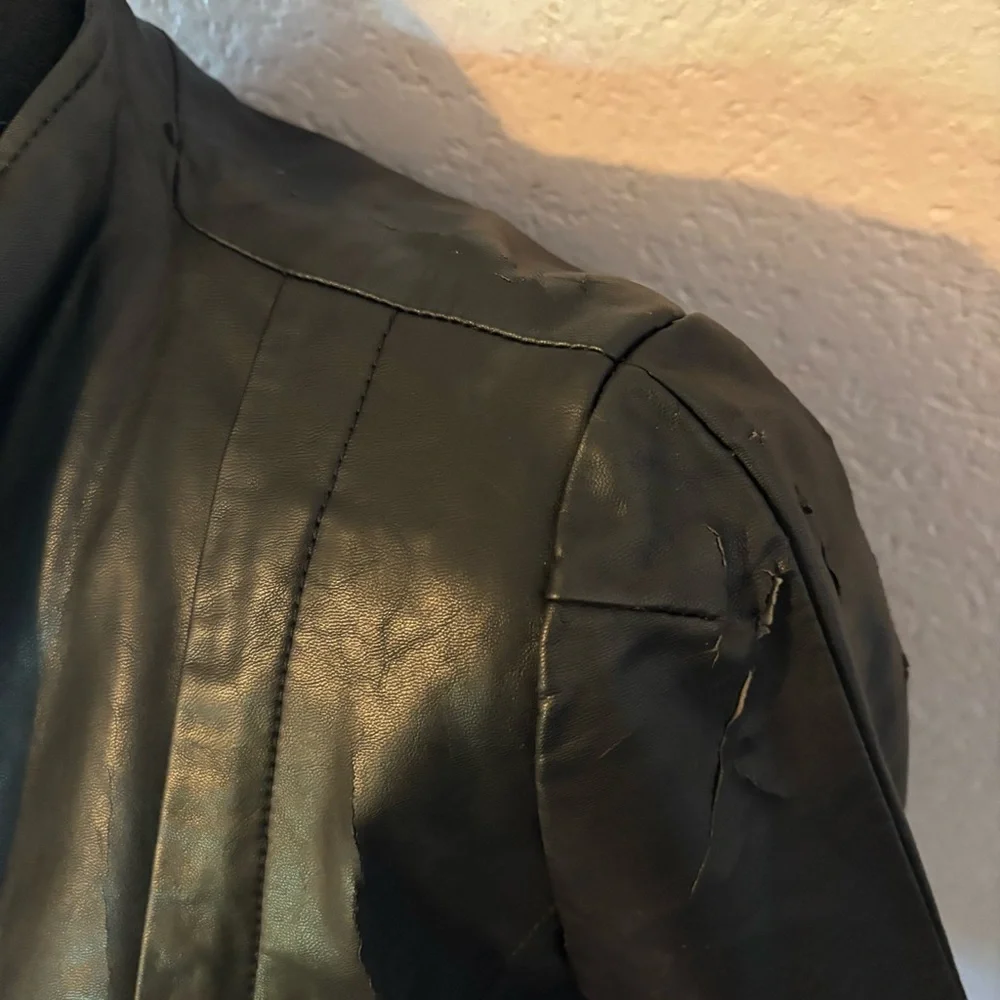 Must bundle Womens black distressed jacket flawed size small - Picture 4 of 9